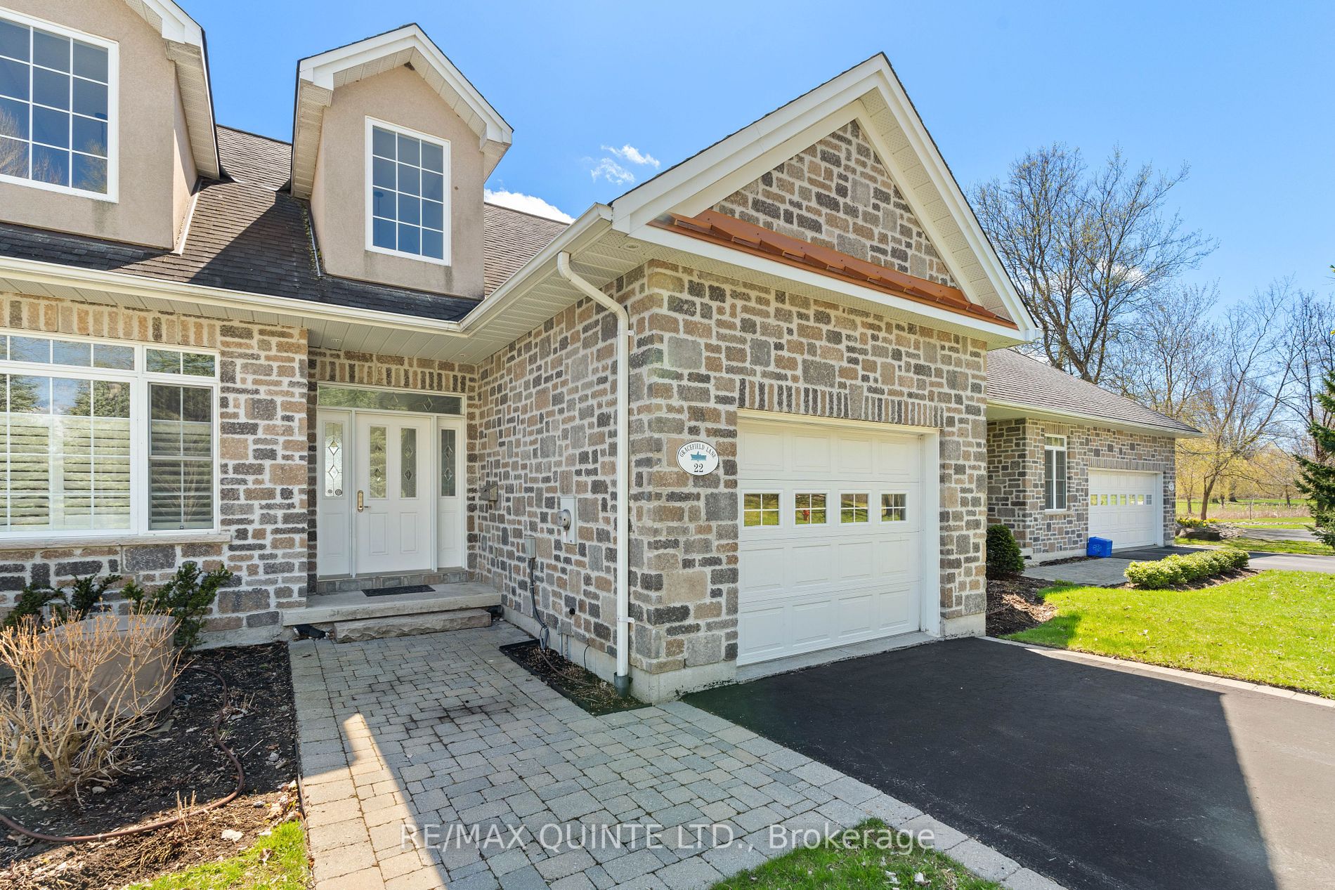 22 GRACEFIELD Lane, Belleville, Ontario, 