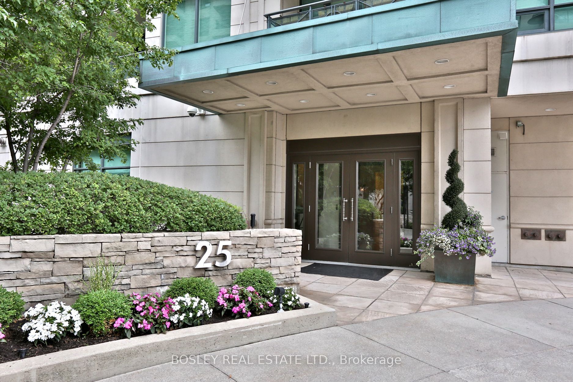 25 Scrivener Sq, Toronto, Ontario, Rosedale-Moore Park