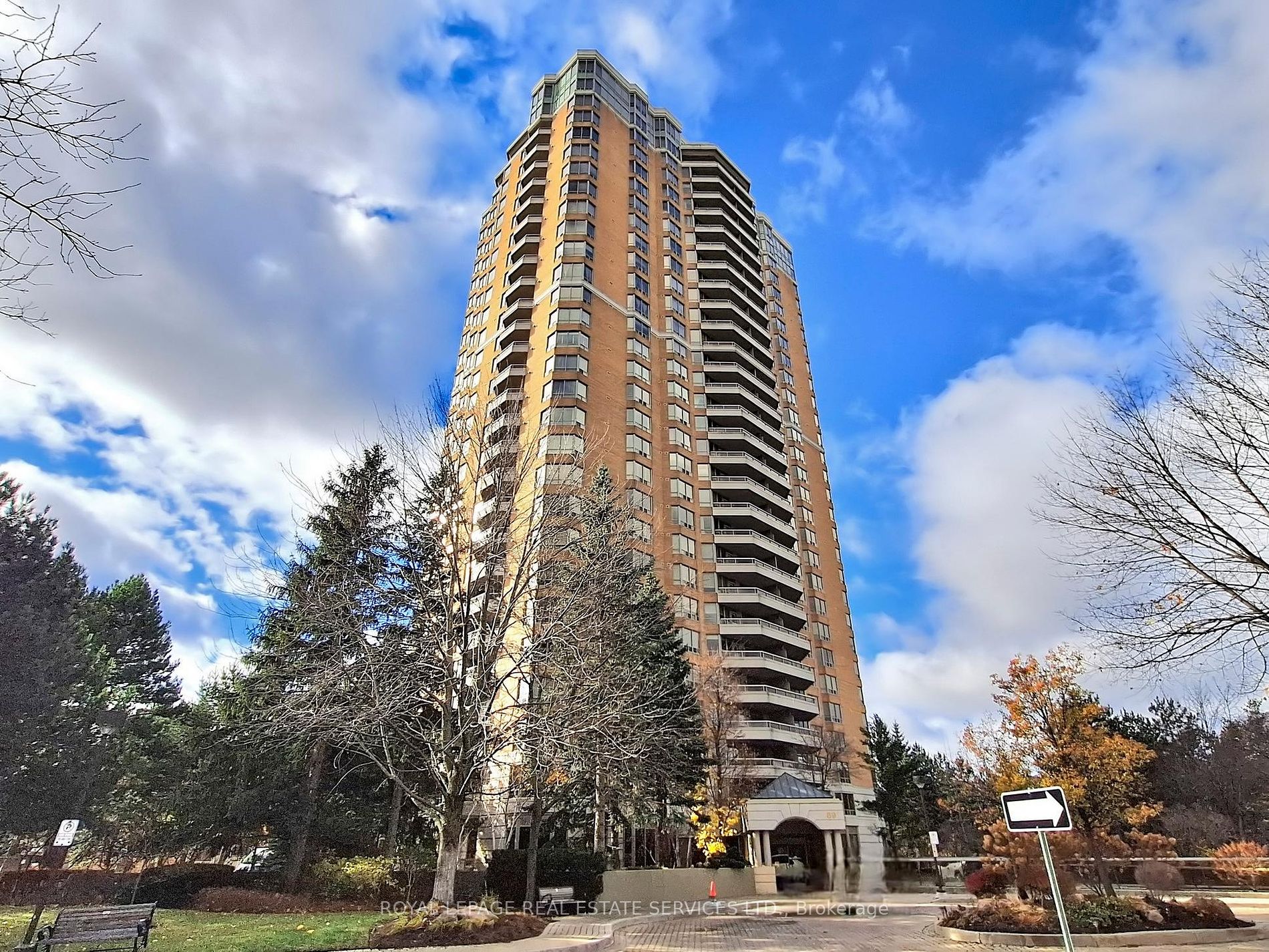 89 Skymark Dr, Toronto, Ontario, Hillcrest Village