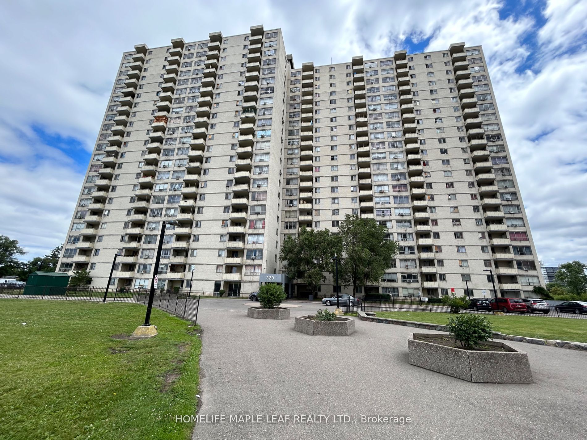 320 Dixon Rd, Toronto, Ontario, Kingsview Village-The Westway