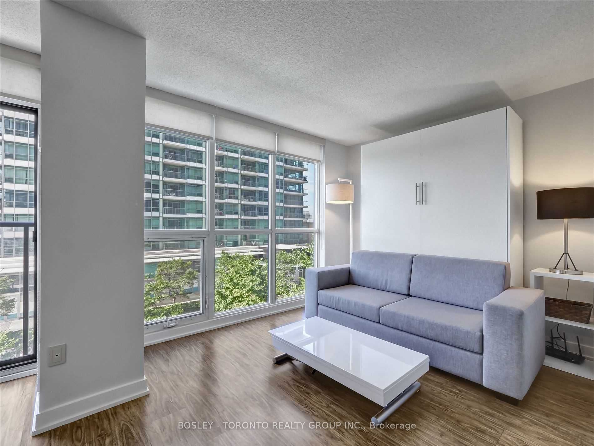 19 Singer Crt, Toronto, Ontario, Bayview Village