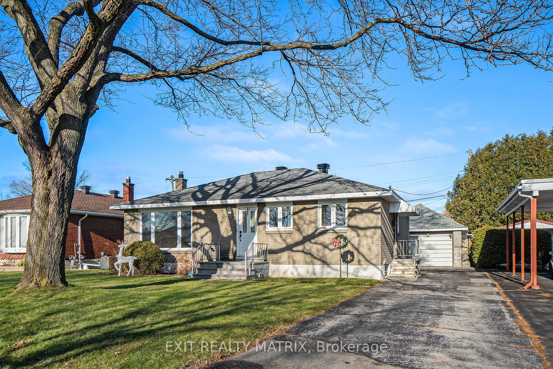 629 Gardenvale Rd, Overbook - Castleheights and Area, Ontario, 3504 - Castle Heights/Rideau High