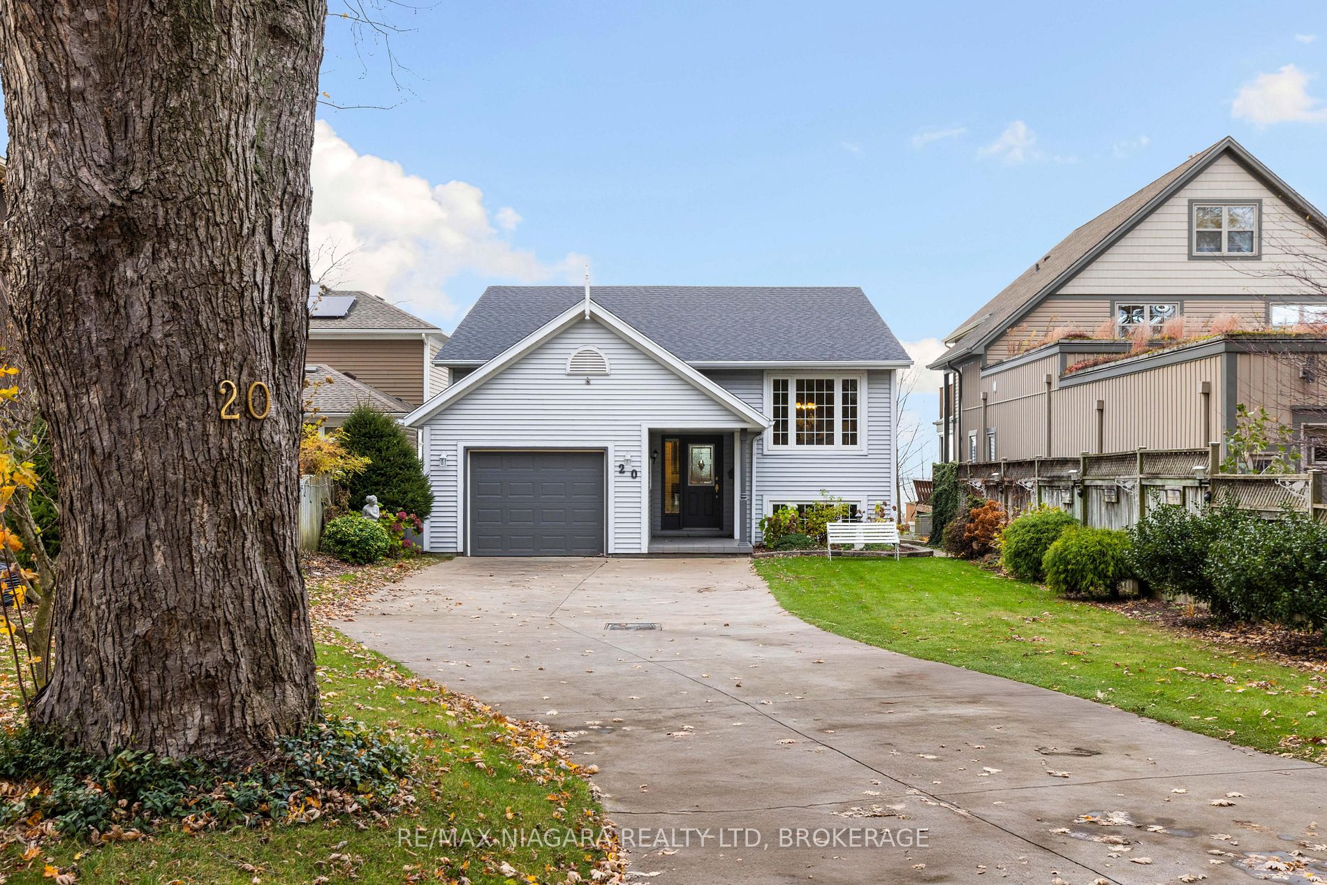 20 Peel St, St. Catharines, Ontario, 438 - Port Dalhousie