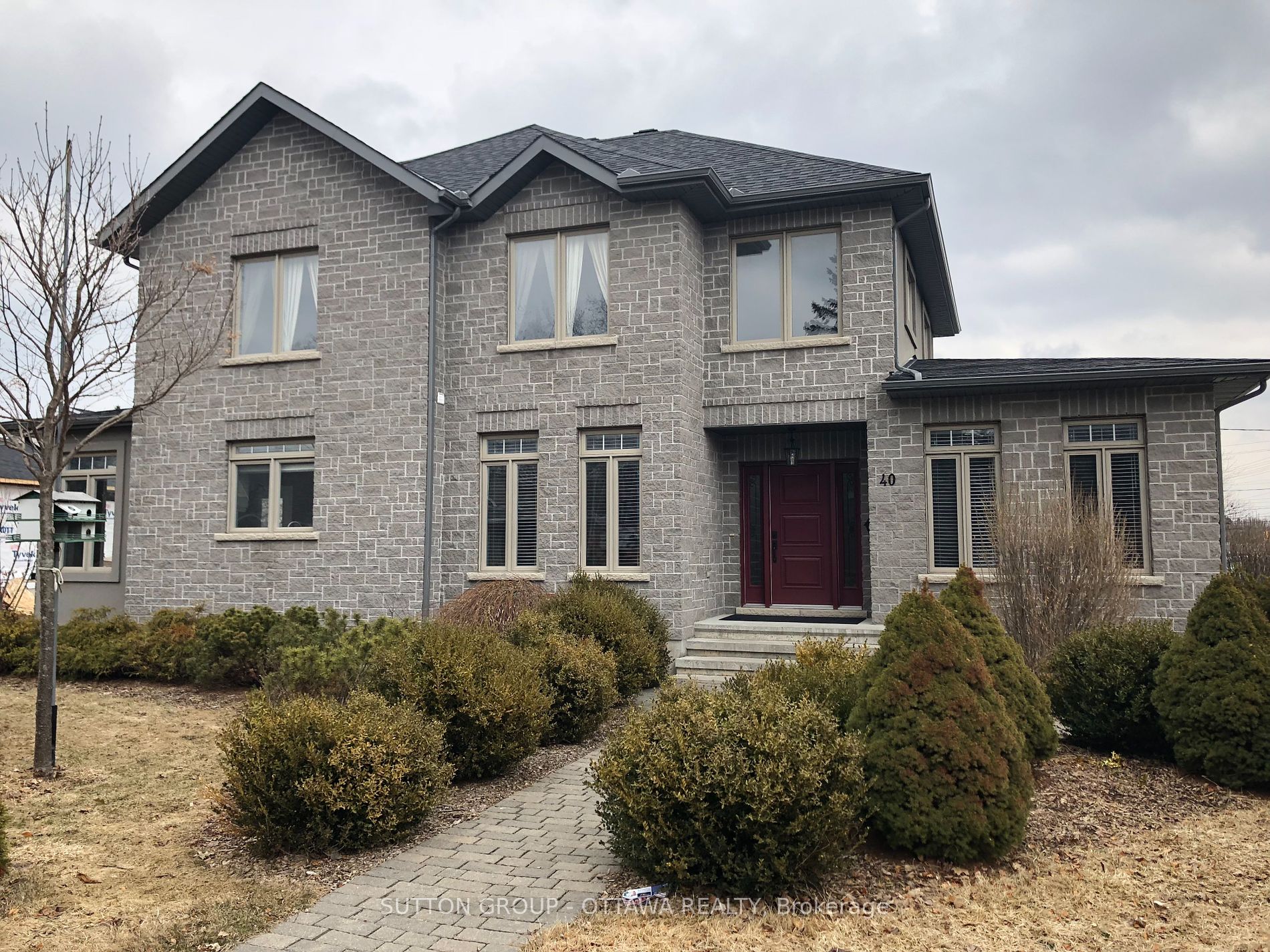 40 St. Helen's Pl, Meadowlands - Crestview and Area, Ontario, 7301 - Meadowlands/St. Claire Gardens