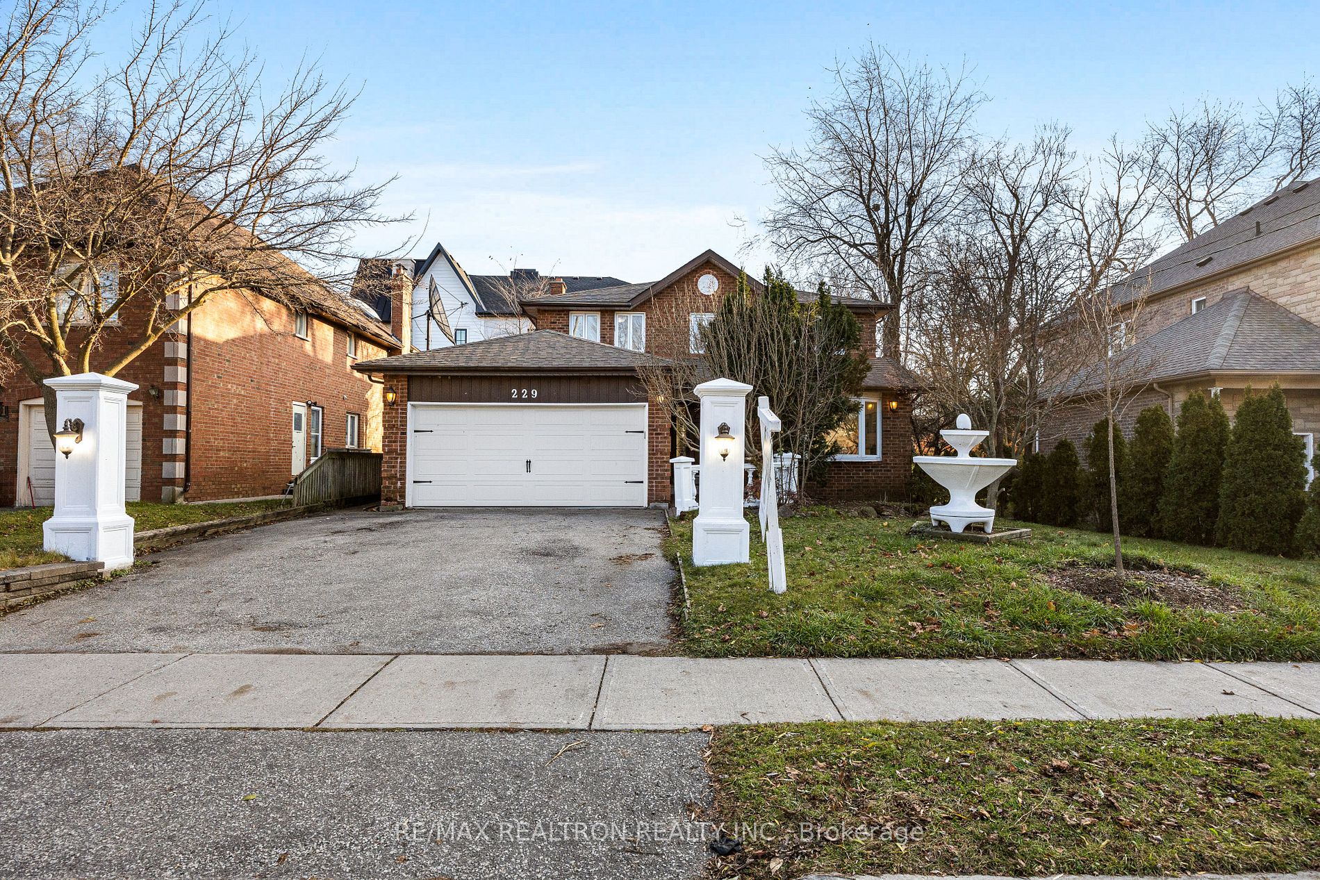 229 Douglas Rd, Richmond Hill, Ontario, Oak Ridges Lake Wilcox