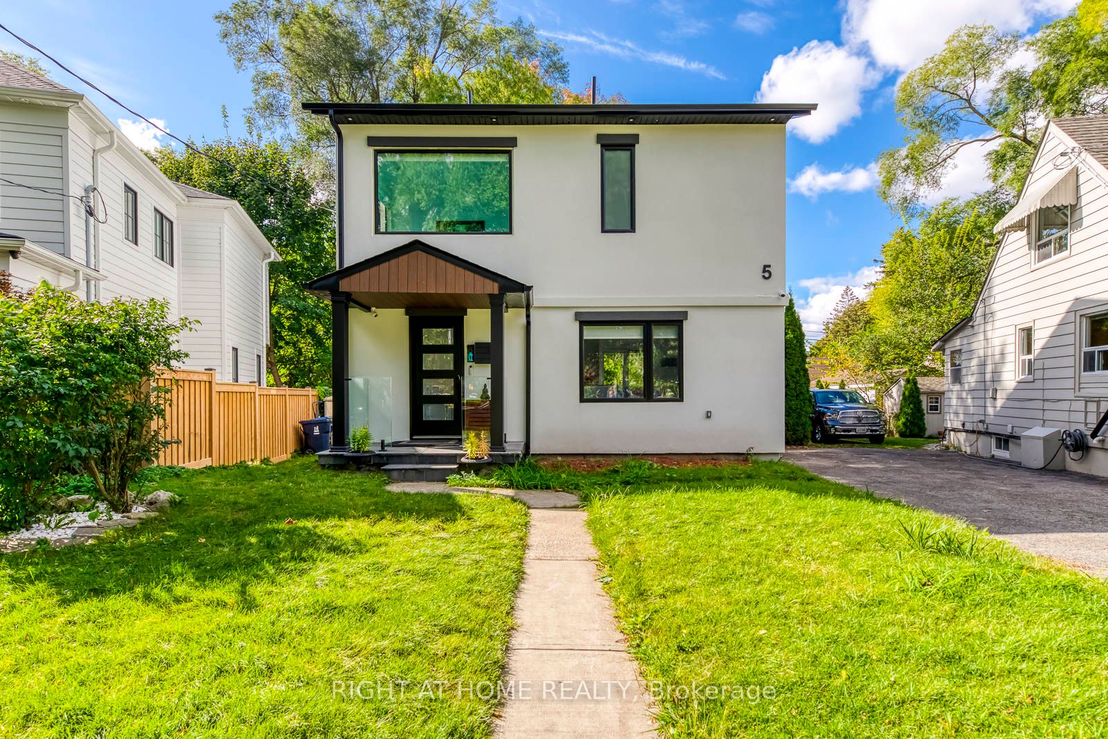 5 Saunders Cres, Toronto, Ontario, Stonegate-Queensway