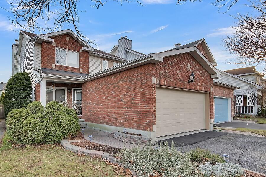 32 Rideaucrest Dr, Barrhaven, Ontario, 7710 - Barrhaven East