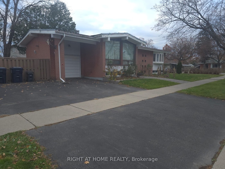 57 Beaumonde Heights Dr, Toronto, Ontario, Thistletown-Beaumonde Heights