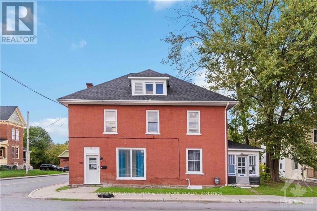 100 Brockville St, Smiths Falls, Ontario, 901 - Smiths Falls