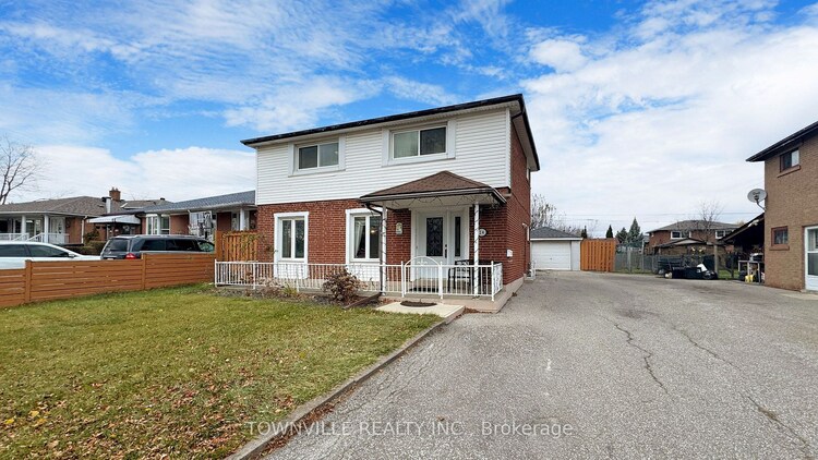 24 Avening Dr, Toronto, Ontario, West Humber-Clairville