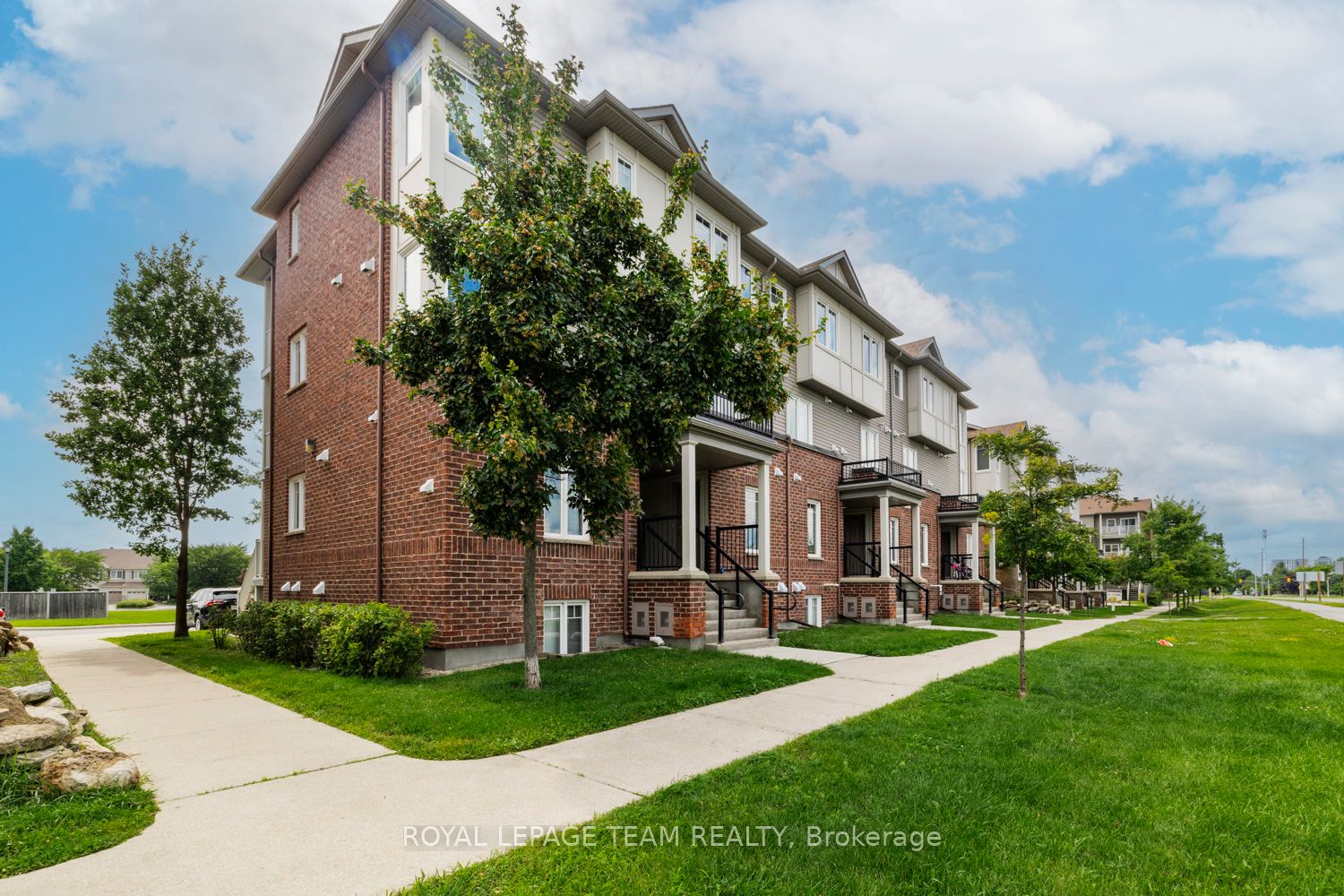 2557 LONGFIELDS Dr, Barrhaven, Ontario, 7708 - Barrhaven - Stonebridge