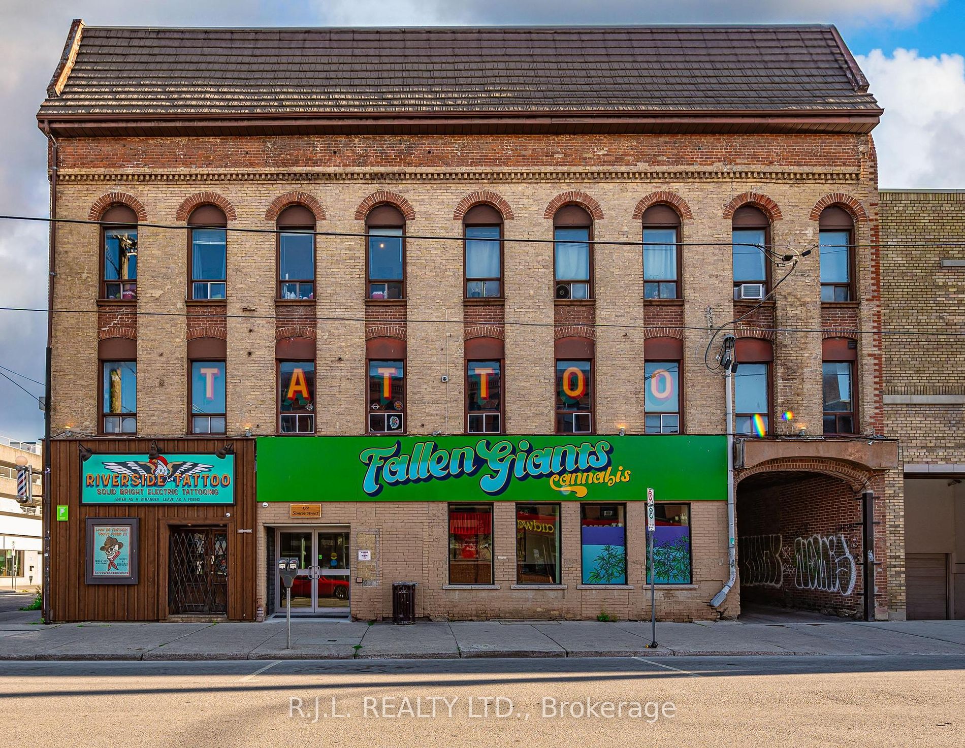 172 Simcoe St, Peterborough, Ontario, Downtown