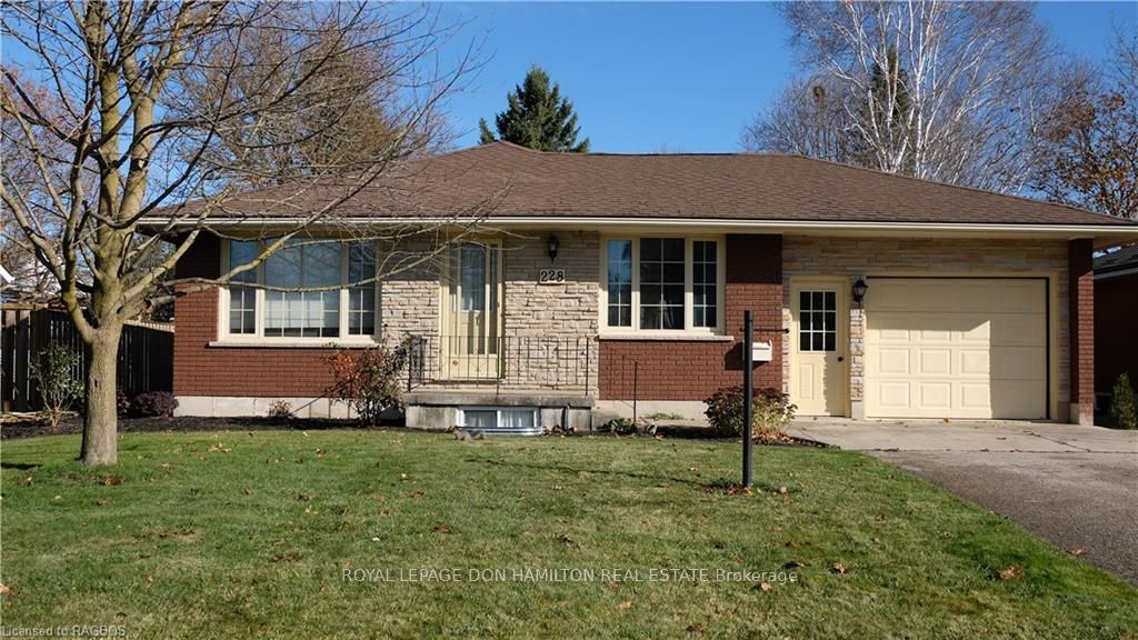 228 BYELAND Dr, Wellington North, Ontario, Mount Forest