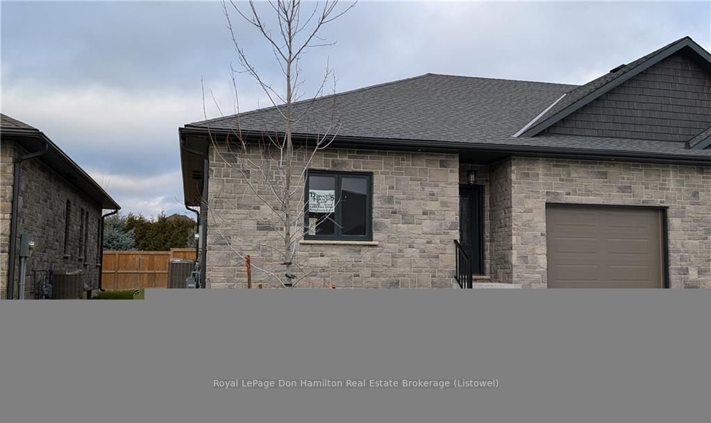 272 QUEEN St S, North Perth, Ontario, 