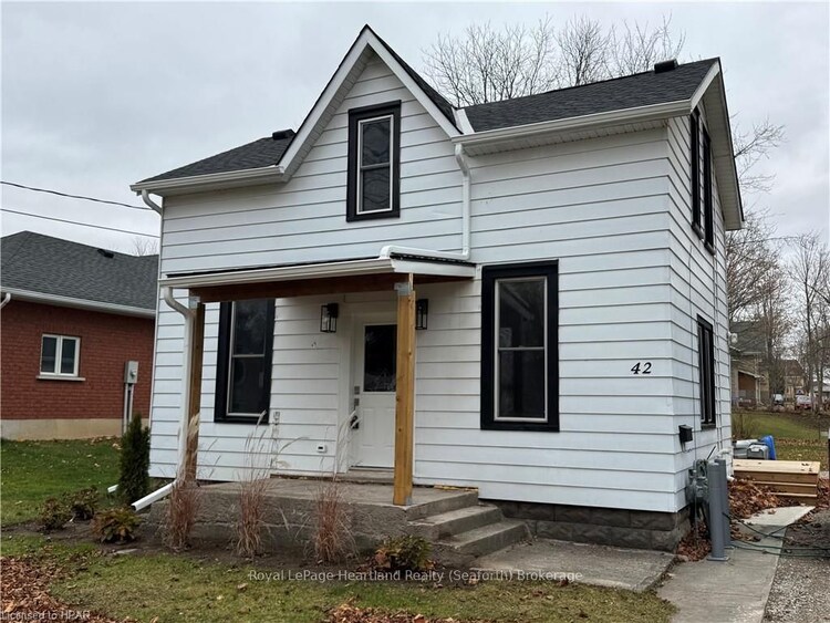 42 GEORGE St E, Huron East, Ontario, Seaforth