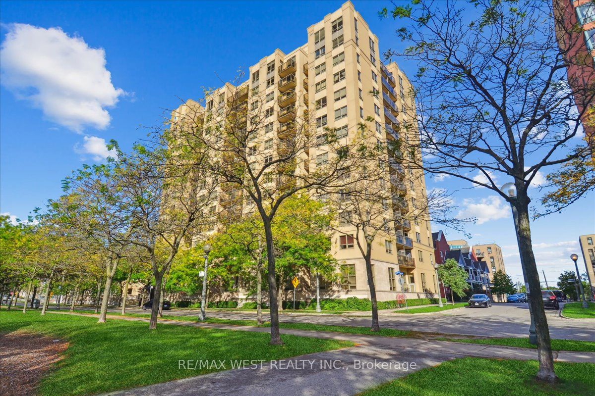 4 Elsinore Path S, Toronto, Ontario, New Toronto