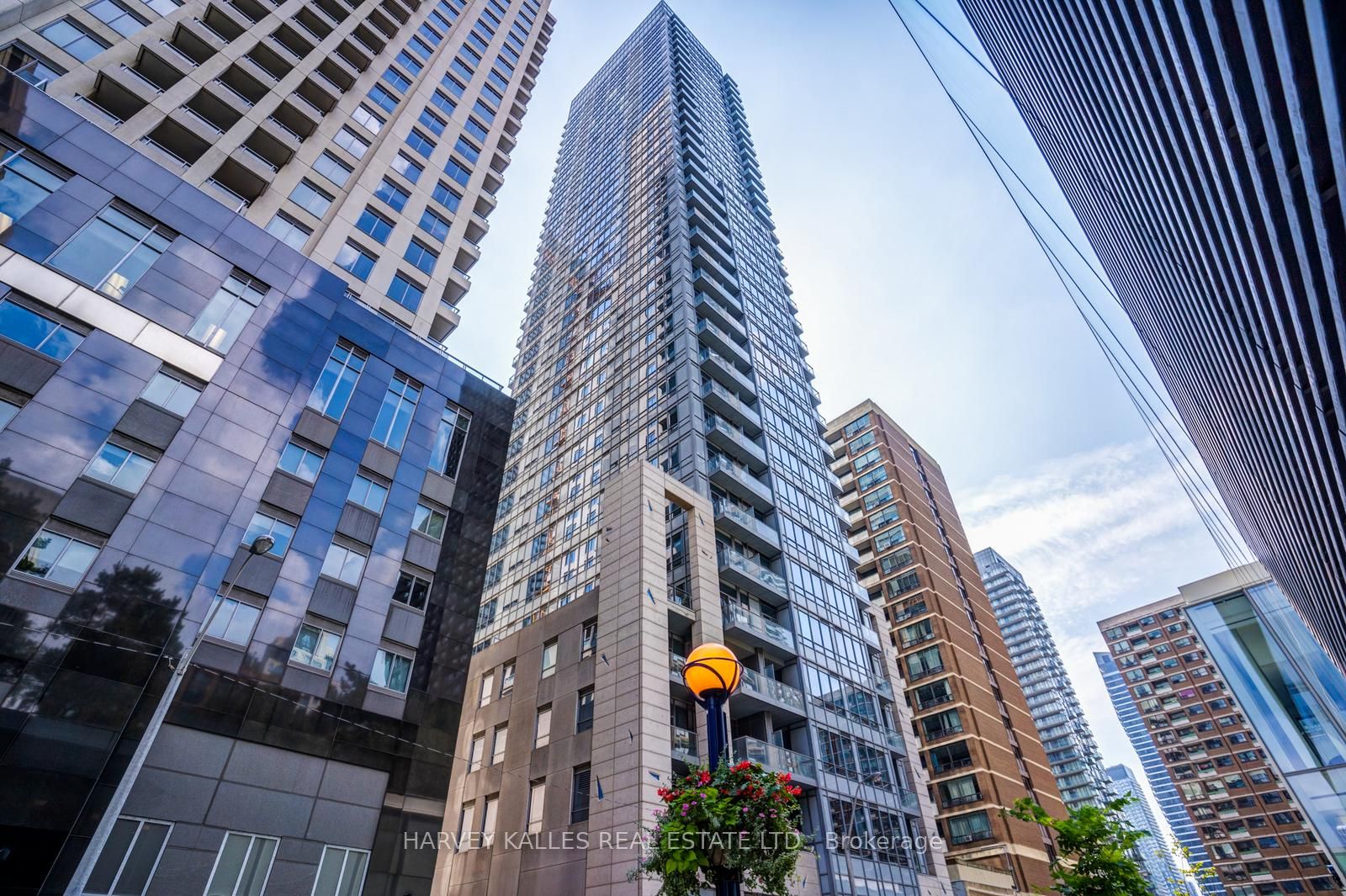 21 Balmuto St E, Toronto, Ontario, Bay Street Corridor