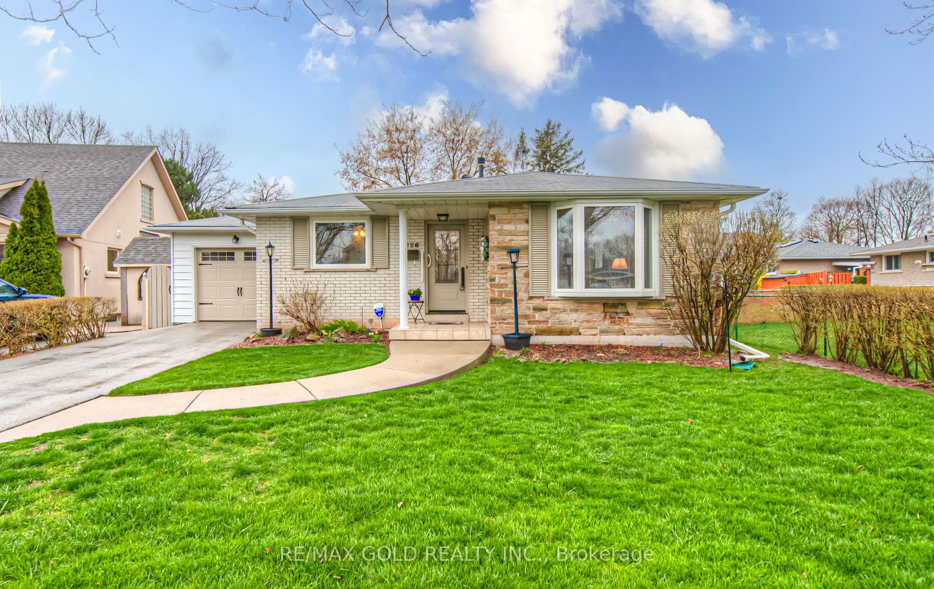 1226 Owen Crt E, Oakville, Ontario, 1003 - CP College Park