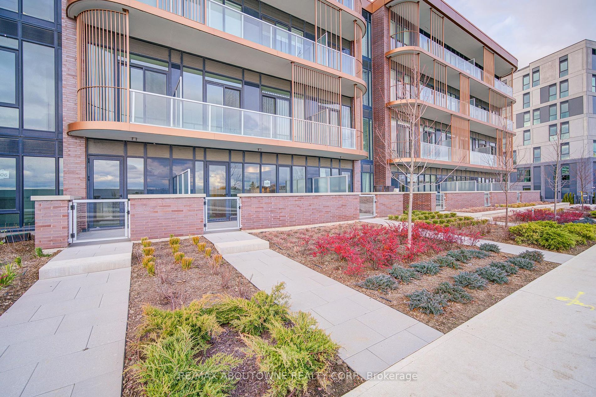 220 Missinnihe Way, Mississauga, Ontario, Port Credit