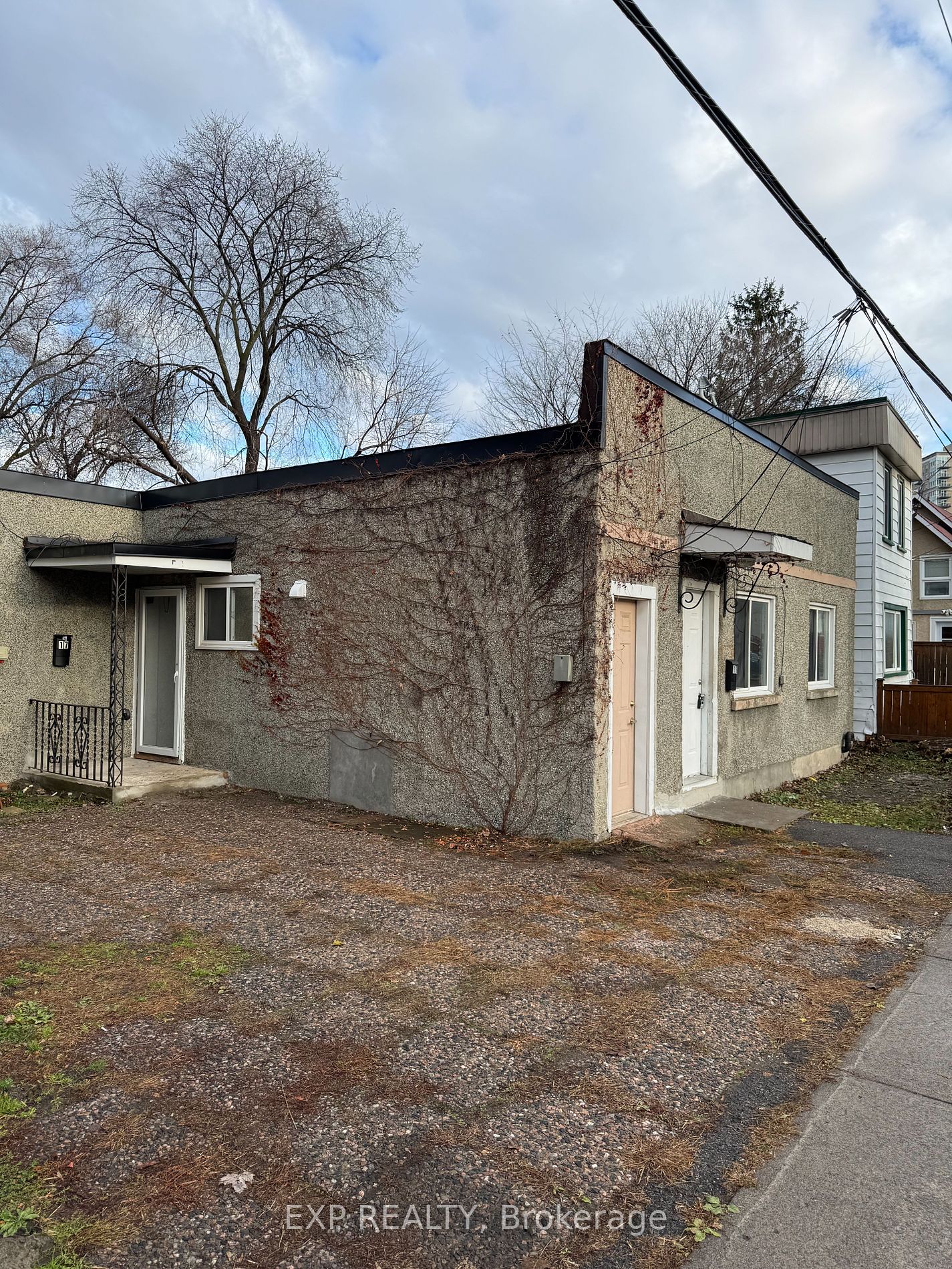 19 Loyer St, Vanier and Kingsview Park, Ontario, 3402 - Vanier