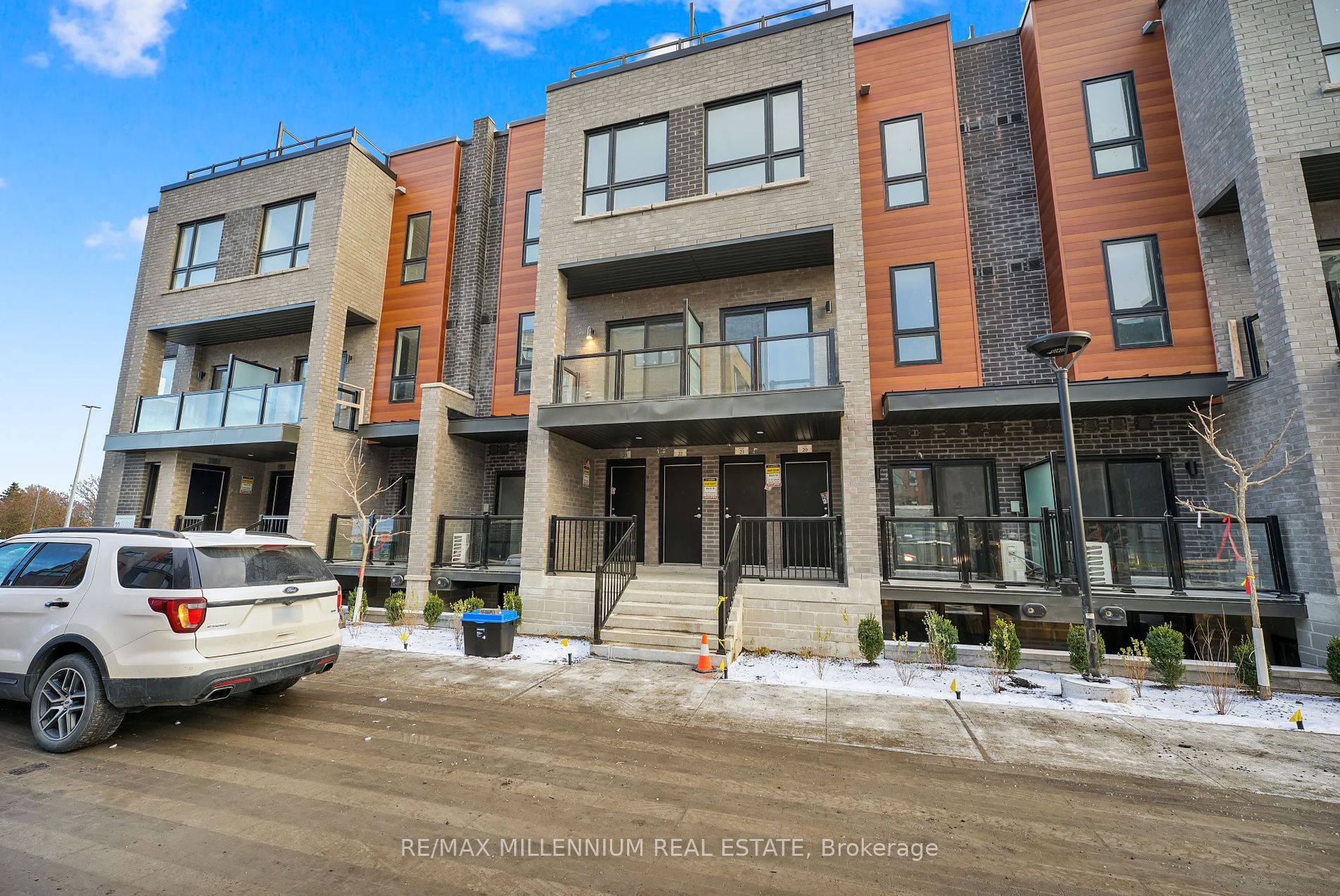 22-22 Lyntham Green Circ, Toronto, Ontario, Willowdale West