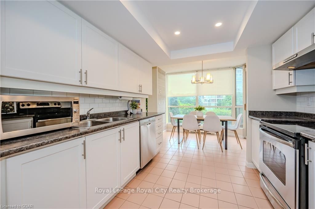 55 KINGSBRIDGE GARDEN Circ, Mississauga, Ontario, Hurontario