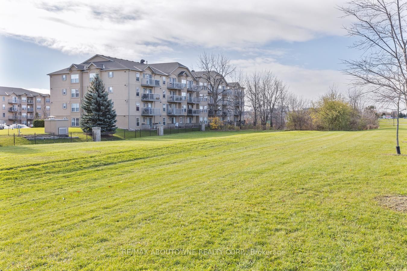 1490 Bishops Gate, Oakville, Ontario, 1007 - GA Glen Abbey