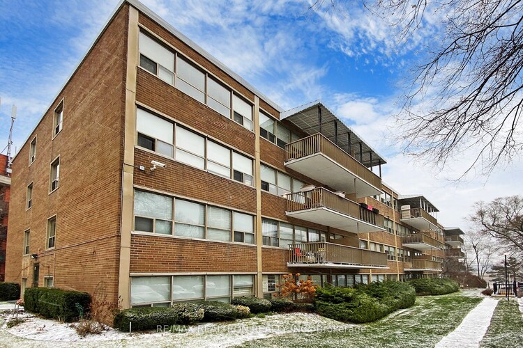 160 The Donway  W, Toronto, Ontario, Banbury-Don Mills