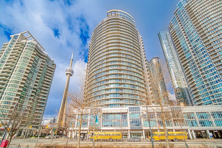 218 Queens Quay W, Toronto, Ontario, Waterfront Communities C1