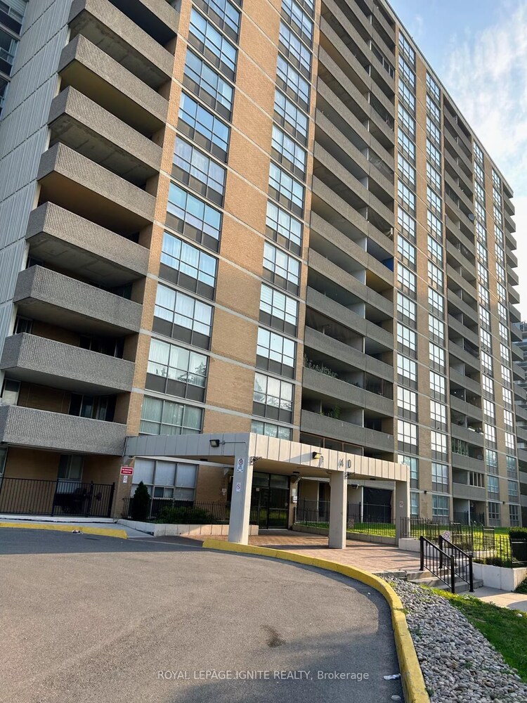 40 Panorama Crt, Toronto, Ontario, Mount Olive-Silverstone-Jamestown