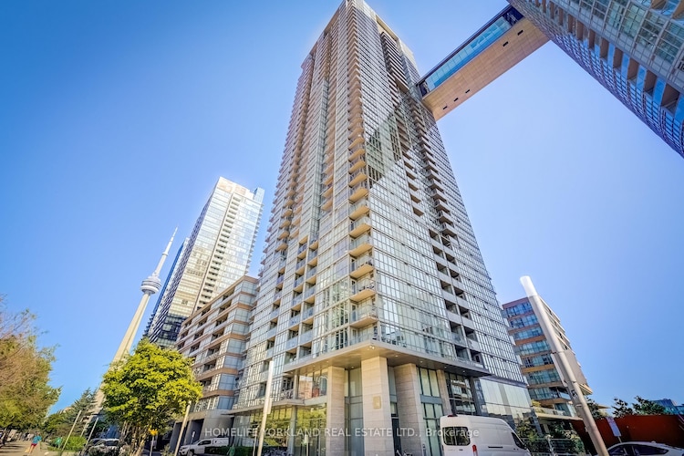 15 Iceboat Terr, Toronto, Ontario, Waterfront Communities C1