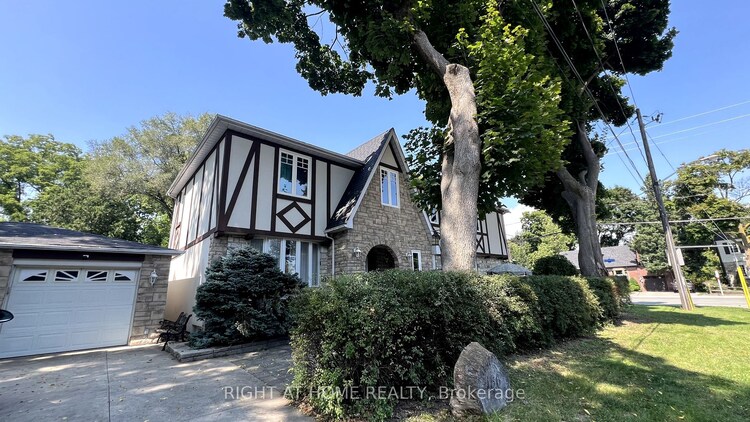 186 Royalavon Cres, Toronto, Ontario, Islington-City Centre West