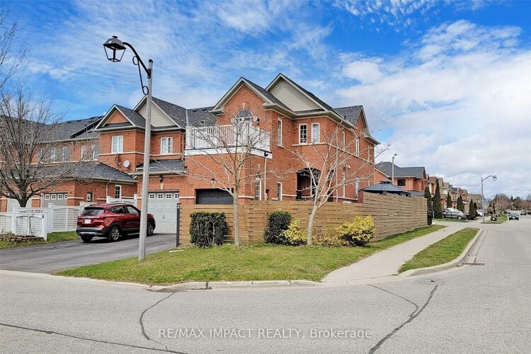 2 Macmillan Ave, Whitby, Ontario, Pringle Creek