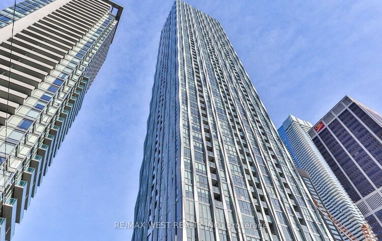 1 Yorkville Ave, Toronto, Ontario, Annex