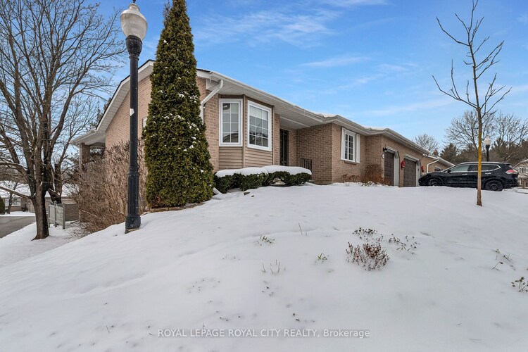 96 Woodlawn Rd E, Guelph, Ontario, Waverley