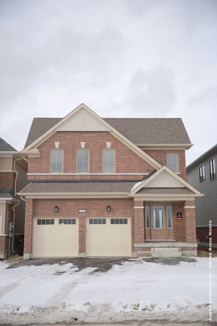 680 Grand Ridge Ave, Oshawa, Ontario, Pinecrest