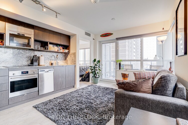 9 Mabelle Ave, Toronto, Ontario, Islington-City Centre West