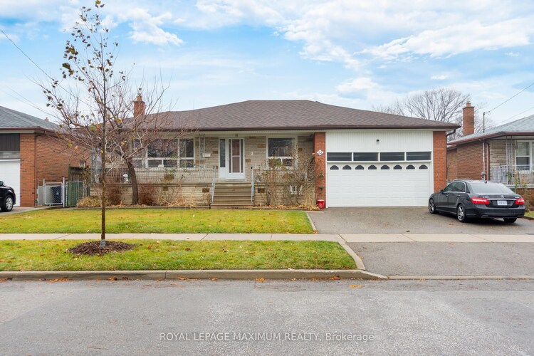 32 Whitfield Ave, Toronto, Ontario, Humber Summit