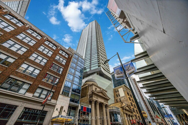 197 Yonge St, Toronto, Ontario, Church-Yonge Corridor