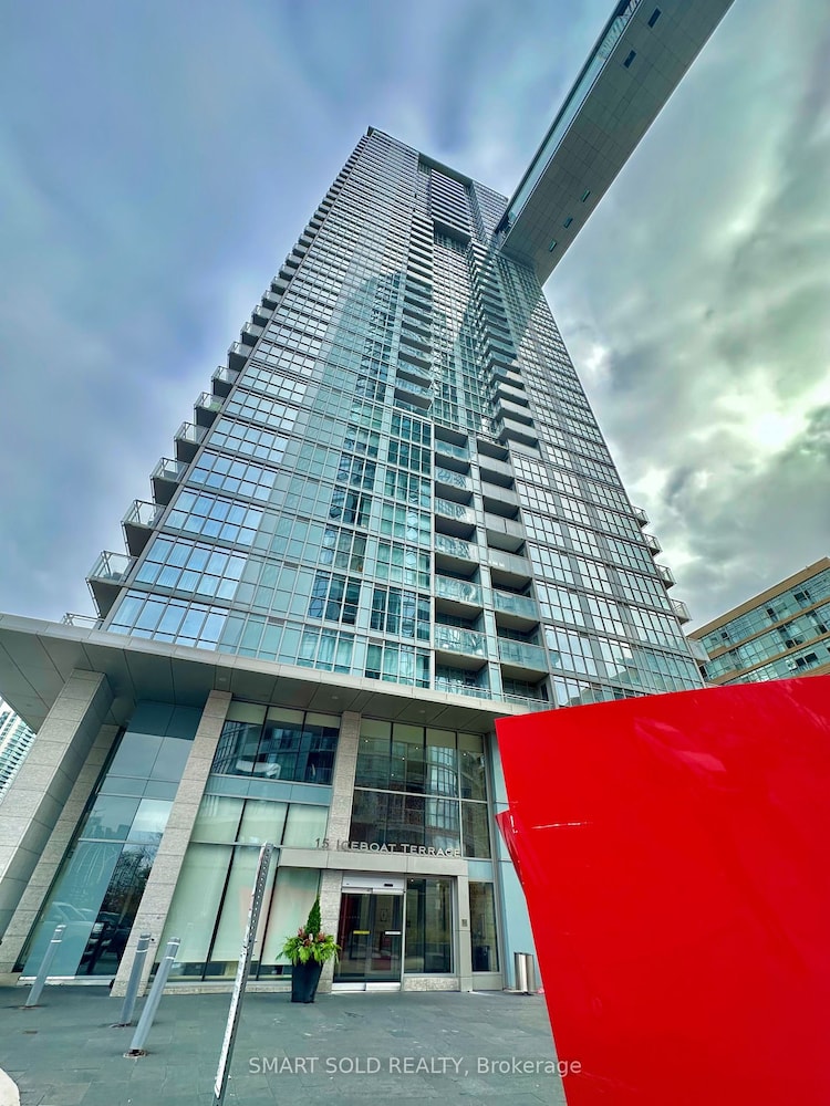 15 Iceboat Terr, Toronto, Ontario, Waterfront Communities C1