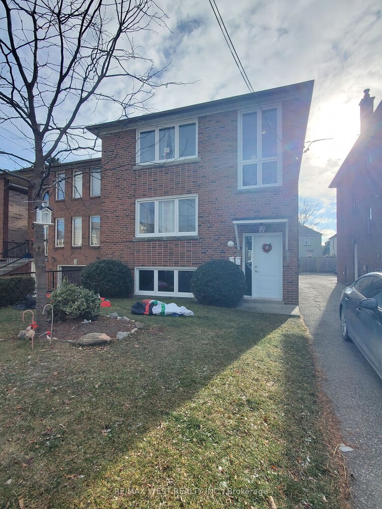 17 Virginia Ave, Toronto, Ontario, Danforth Village-East York