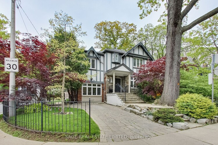 12 Nina St, Toronto, Ontario, Casa Loma