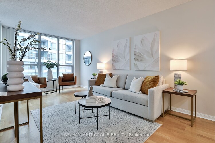 230 Queens Quay W, Toronto, Ontario, Waterfront Communities C1