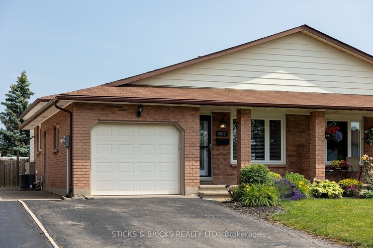 8079 Post Rd, Niagara Falls, Ontario, 213 - Ascot