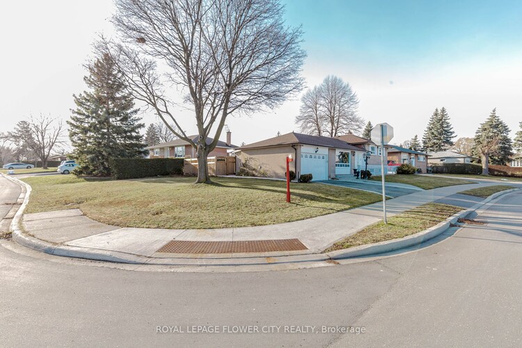 2 Alexandria Cres, Brampton, Ontario, Avondale