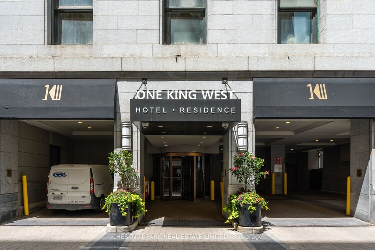 1 King St W, Toronto, Ontario, Bay Street Corridor