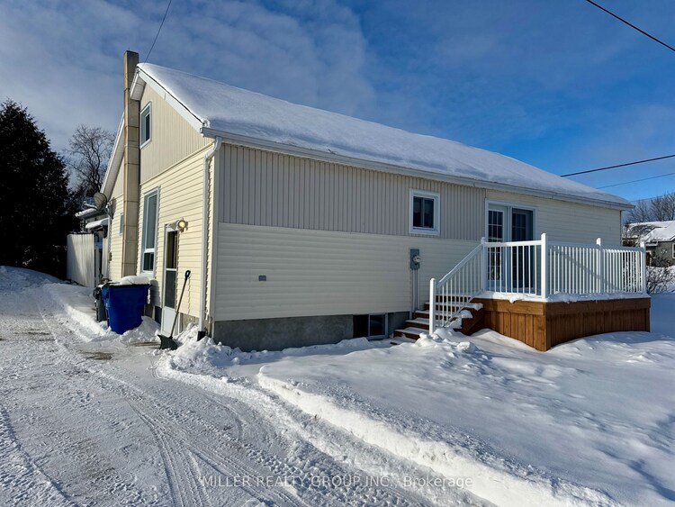 399 Lakeview Ave, Temiskaming Shores, Ontario, 