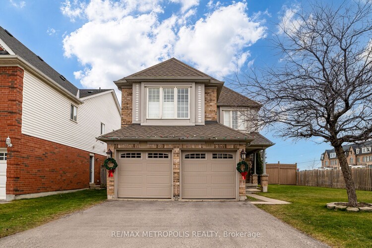 33 Tweedie Cres, Whitby, Ontario, Williamsburg