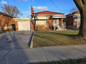 25 HEATHERGLEN Rd W, Toronto, Ontario