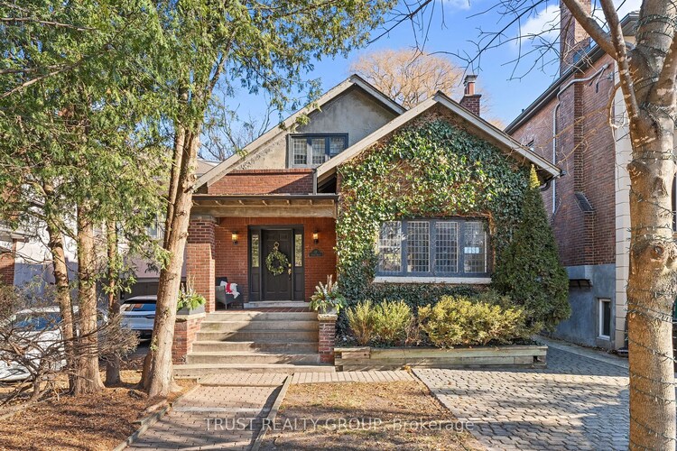 17 Indian Grve, Toronto, Ontario, High Park-Swansea